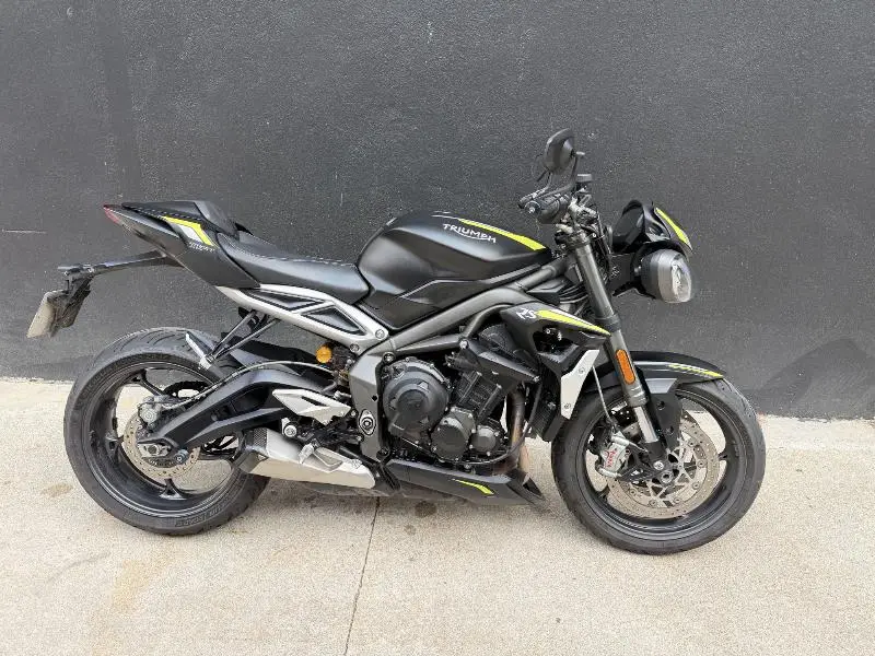 STREET TRIPLE 765 RS