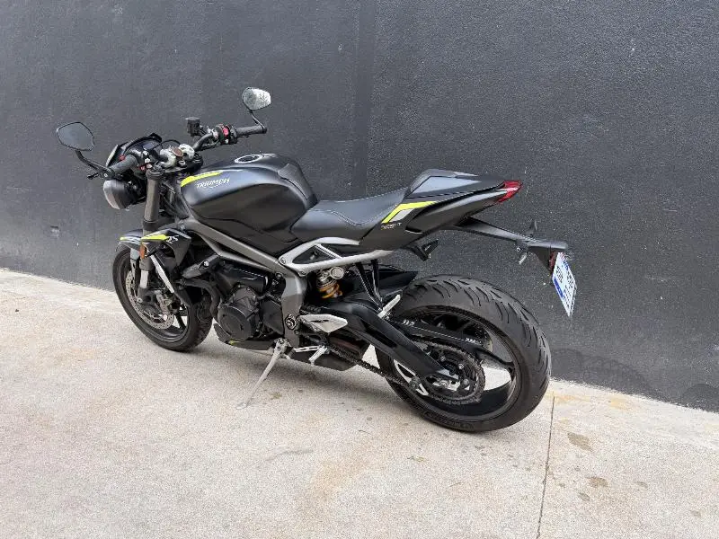 STREET TRIPLE 765 RS