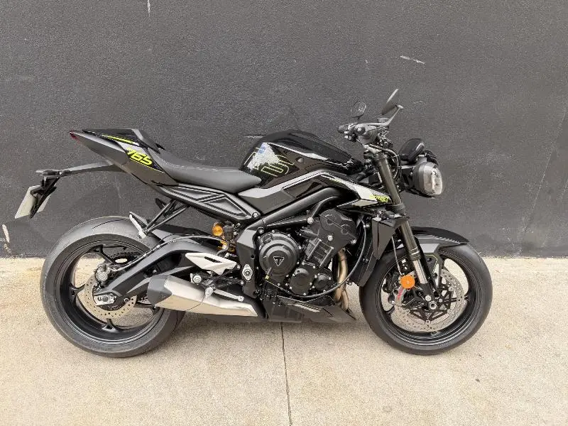 STREET TRIPLE 765 RS