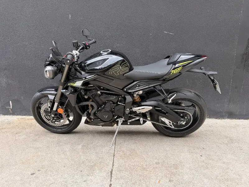 STREET TRIPLE 765 RS
