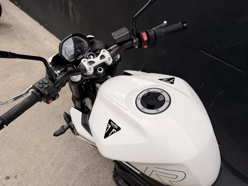 STREET TRIPLE 765 R