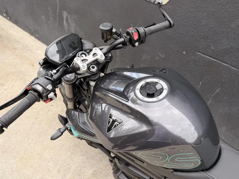STREET TRIPLE 765 RS