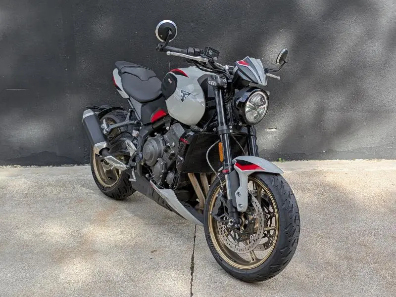 TRIDENT 800