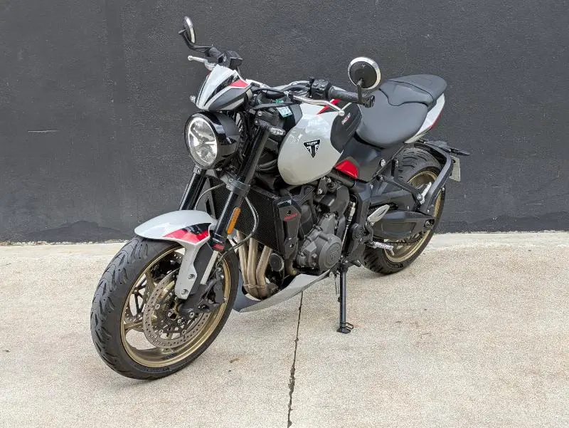 TRIDENT 800