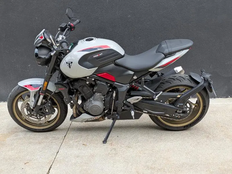 TRIDENT 800