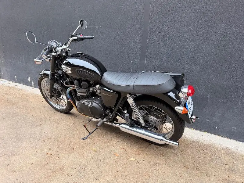 BONNEVILLE 865 T100