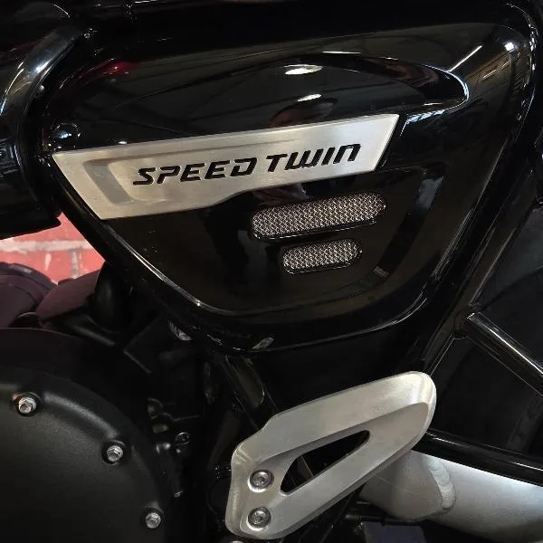 SPEED TWIN 1200