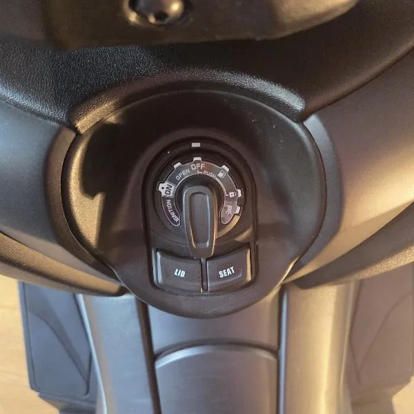 XMAX 125