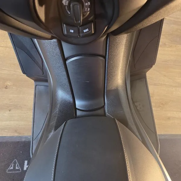XMAX 125