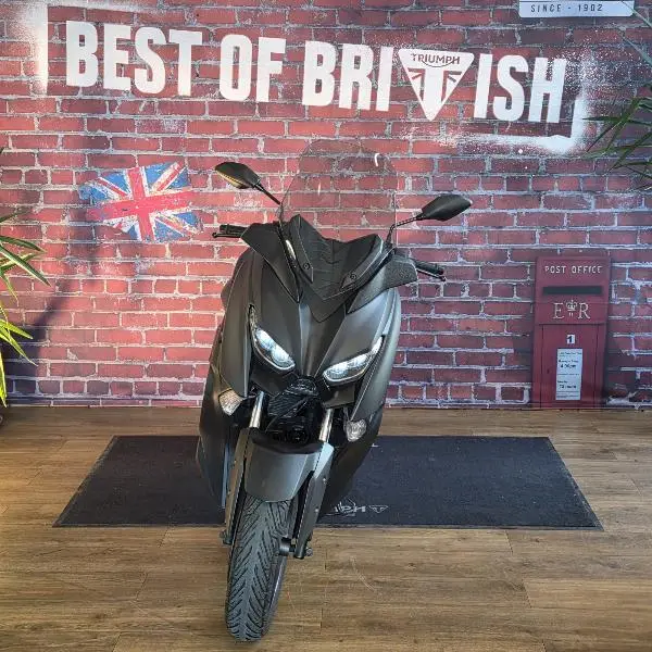 XMAX 125