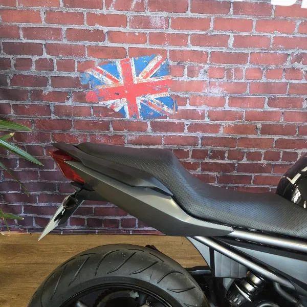 XJ6N