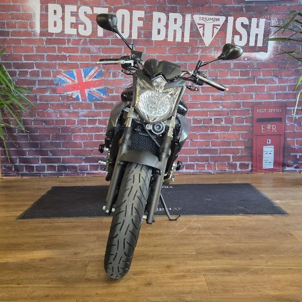 XJ6N