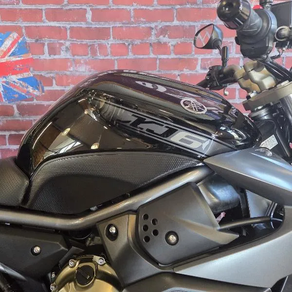 XJ6N