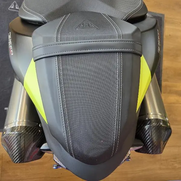 SPEED TRIPLE 1050 RS