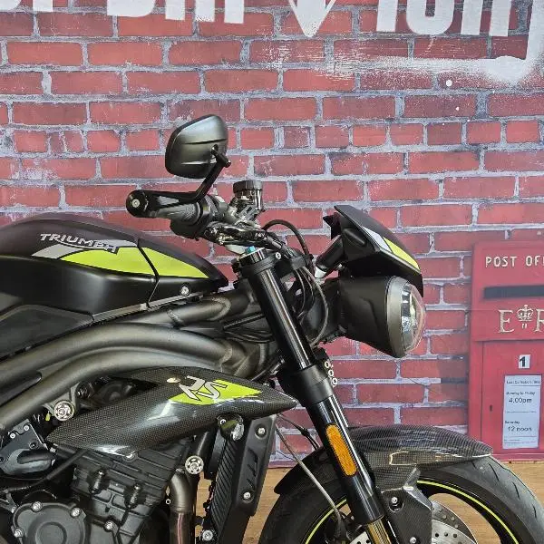 SPEED TRIPLE 1050 RS