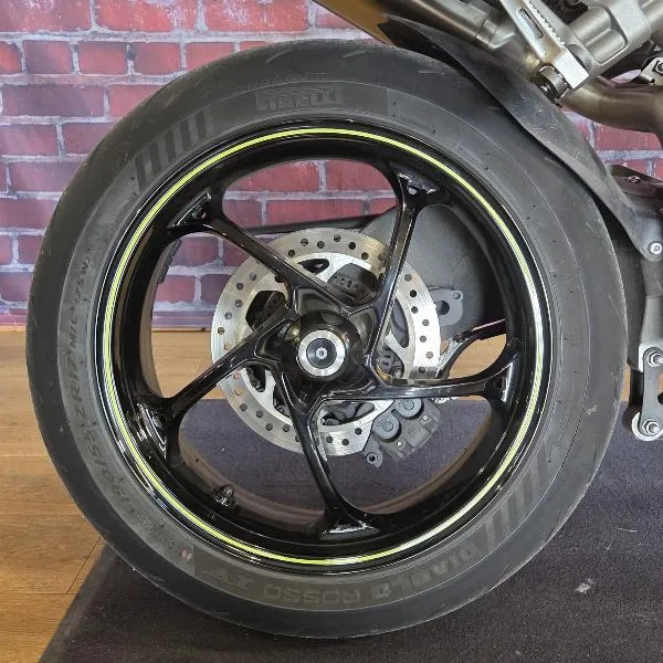 SPEED TRIPLE 1050 RS