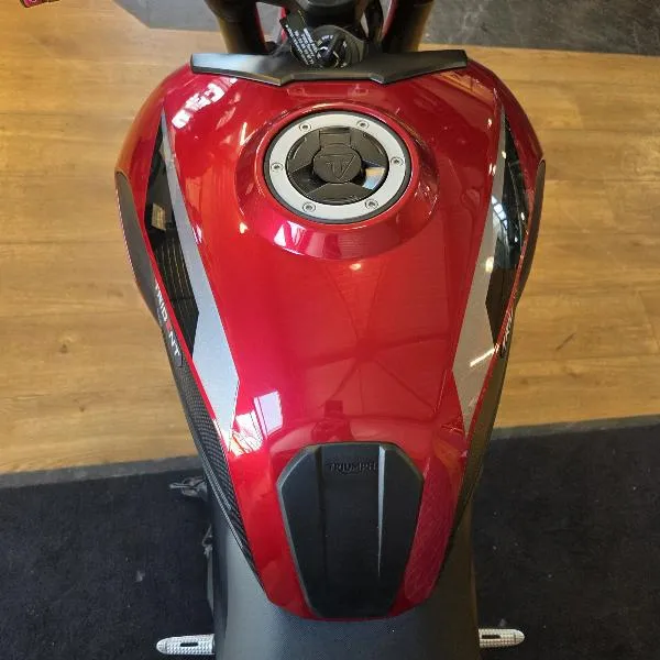 TRIDENT 800