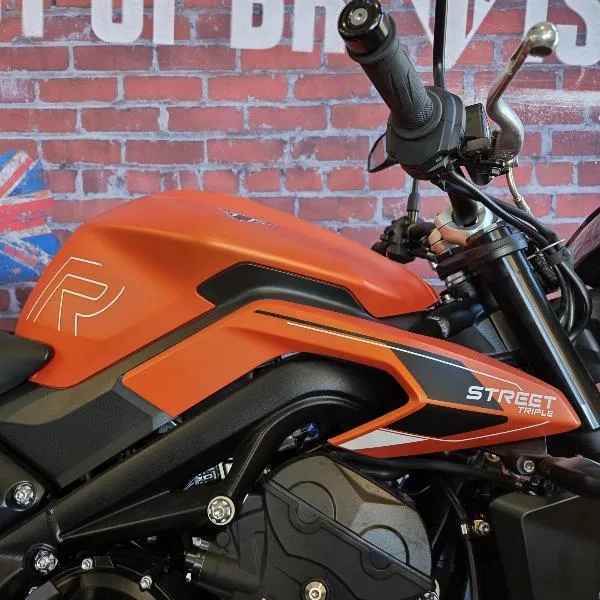 STREET TRIPLE 765 R A2
