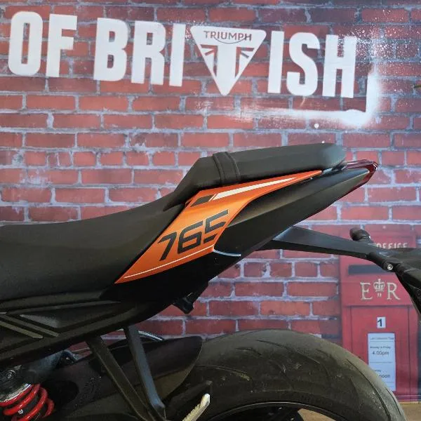 STREET TRIPLE 765 R A2
