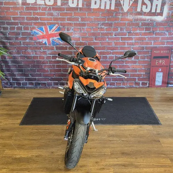 STREET TRIPLE 765 R A2