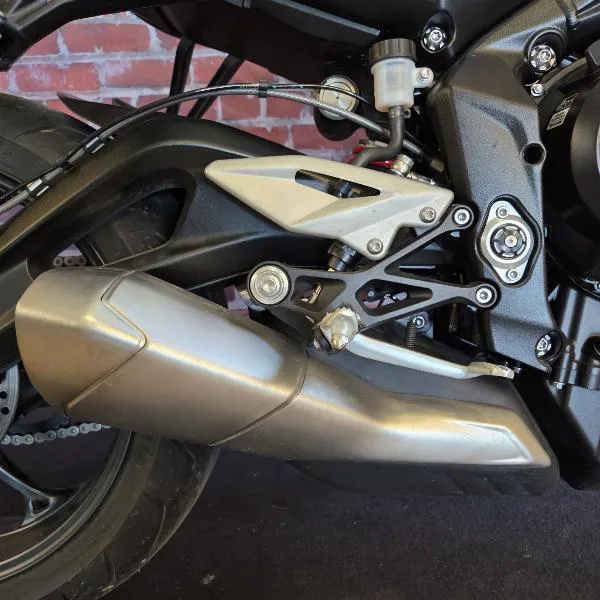 STREET TRIPLE 765 R A2