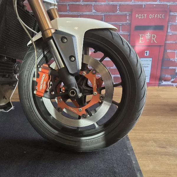 SPEED TRIPLE 1050