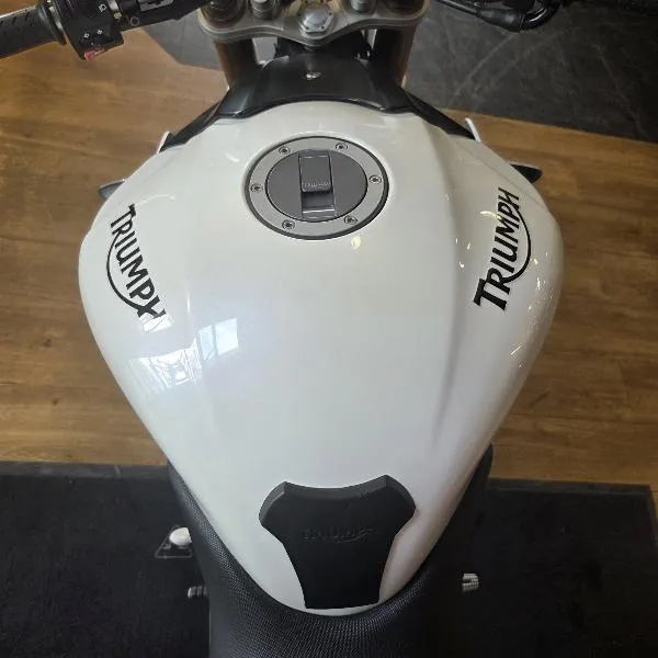 SPEED TRIPLE 1050