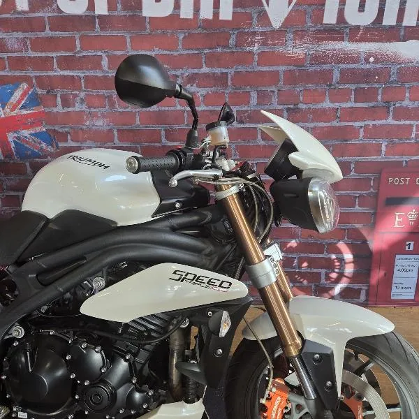 SPEED TRIPLE 1050