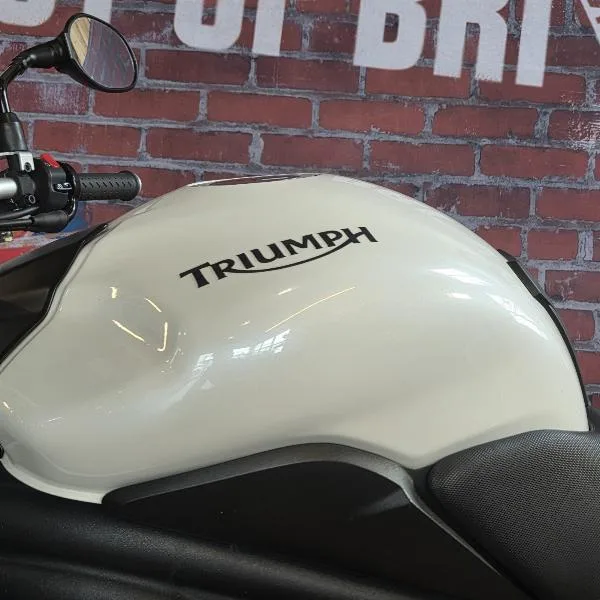 SPEED TRIPLE 1050