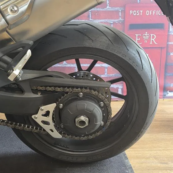 SPEED TRIPLE 1050