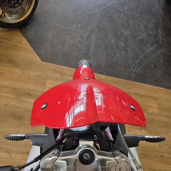 F 800 R
