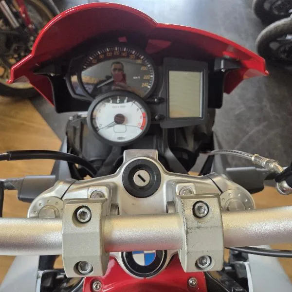 F 800 R