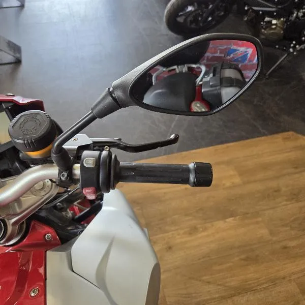 F 800 R