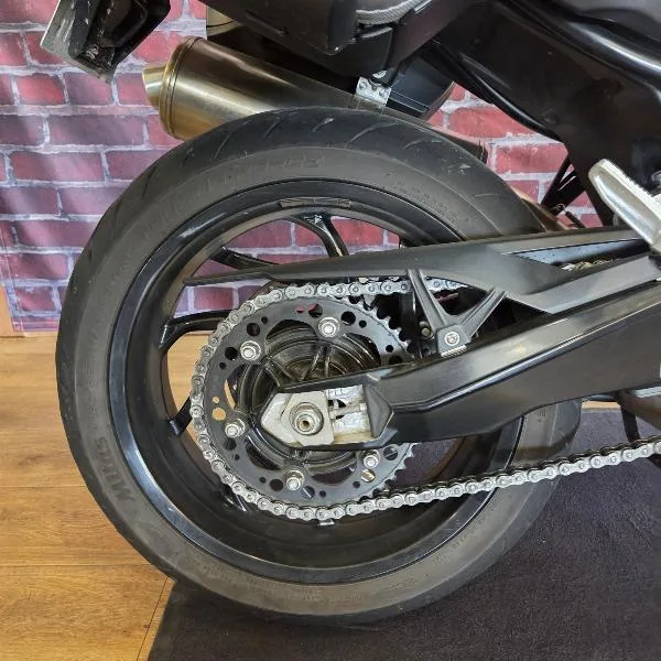 F 800 R