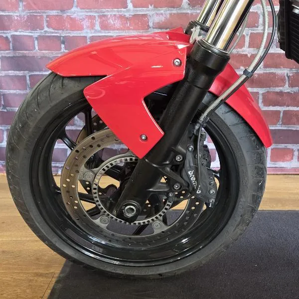 F 800 R