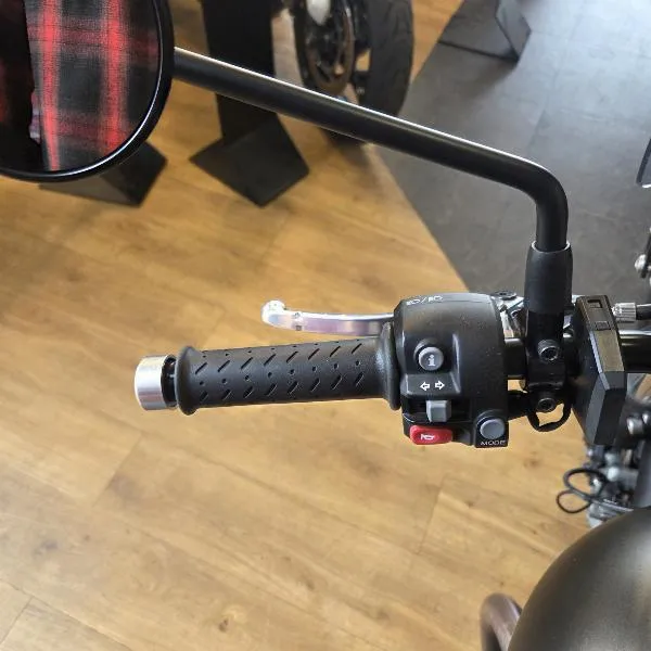 SPEED TWIN 900
