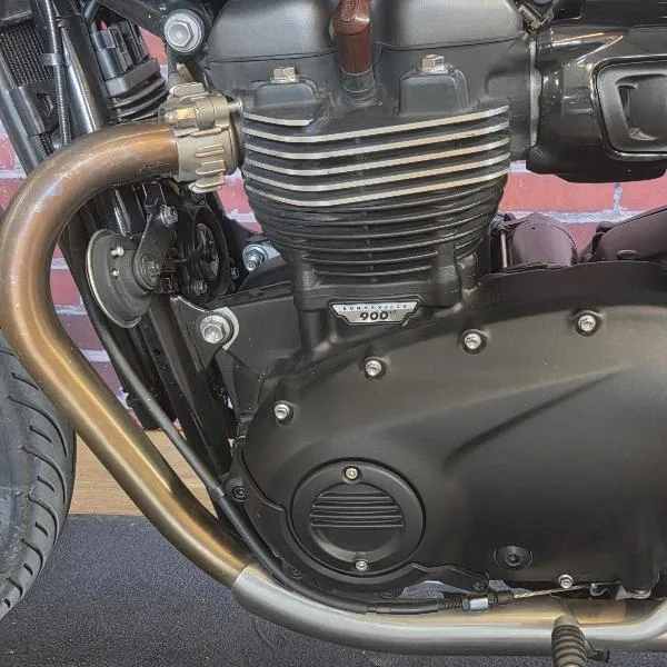 SPEED TWIN 900