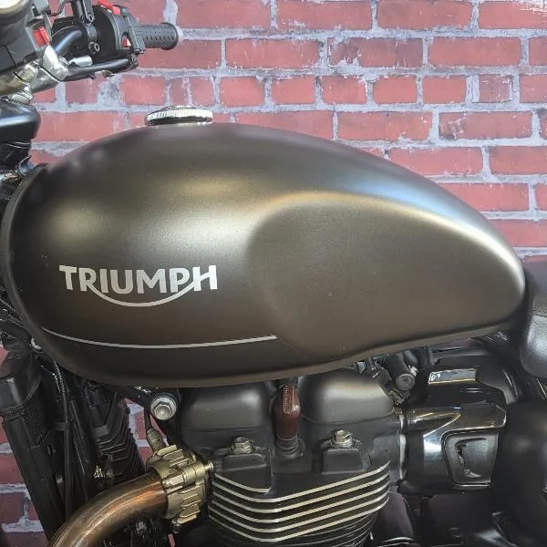 SPEED TWIN 900