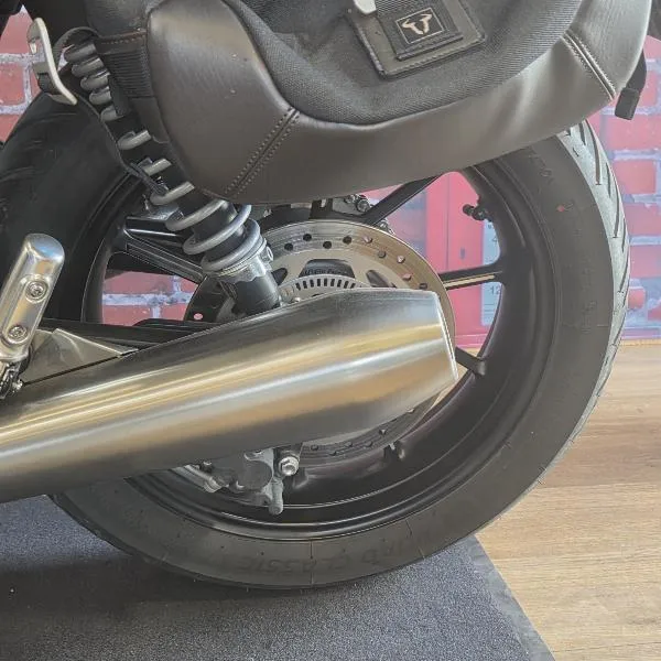 SPEED TWIN 900