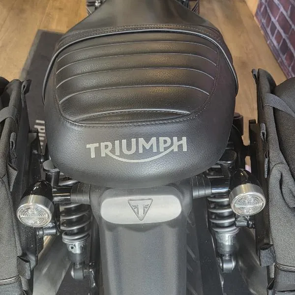 SPEED TWIN 900
