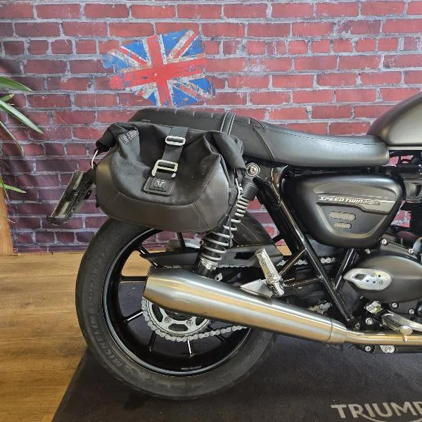SPEED TWIN 900