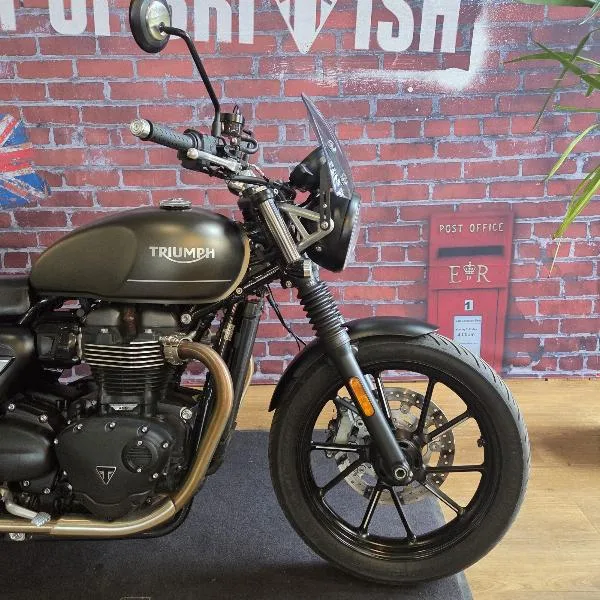 SPEED TWIN 900