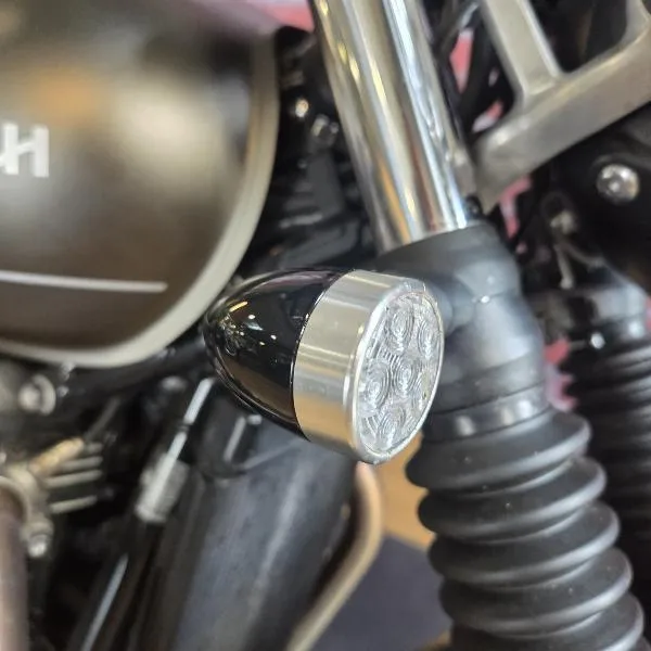 SPEED TWIN 900