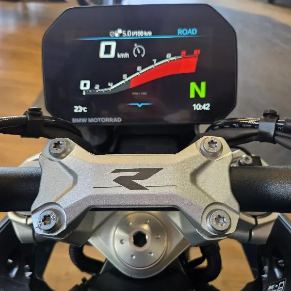 R 1300 R