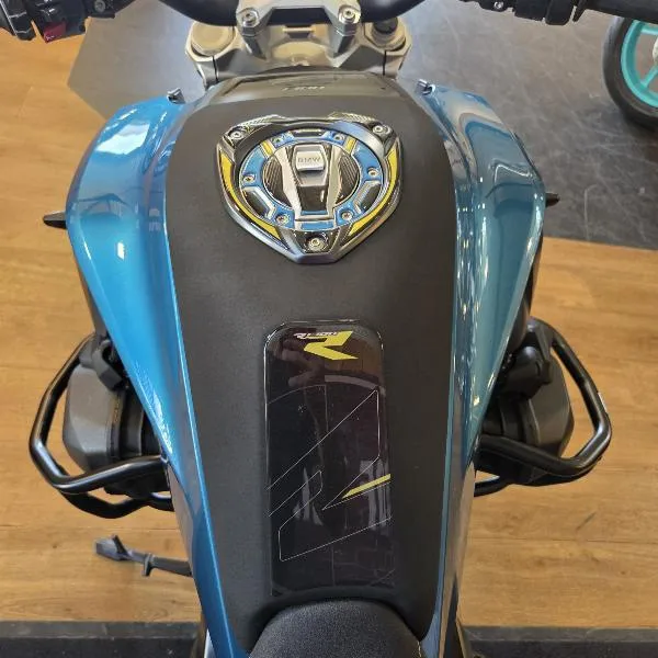 R 1300 R