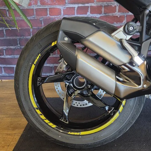 R 1300 R
