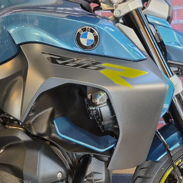 R 1300 R