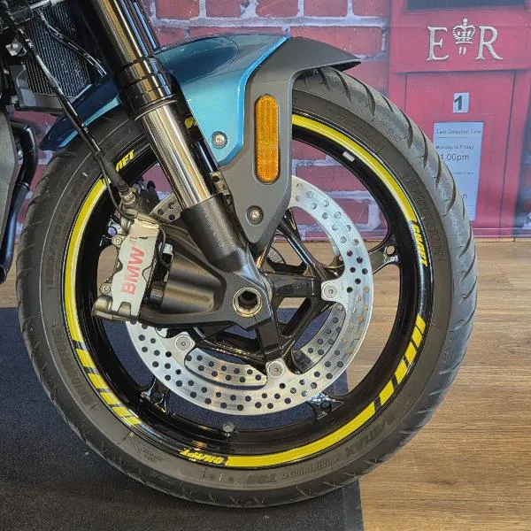 R 1300 R