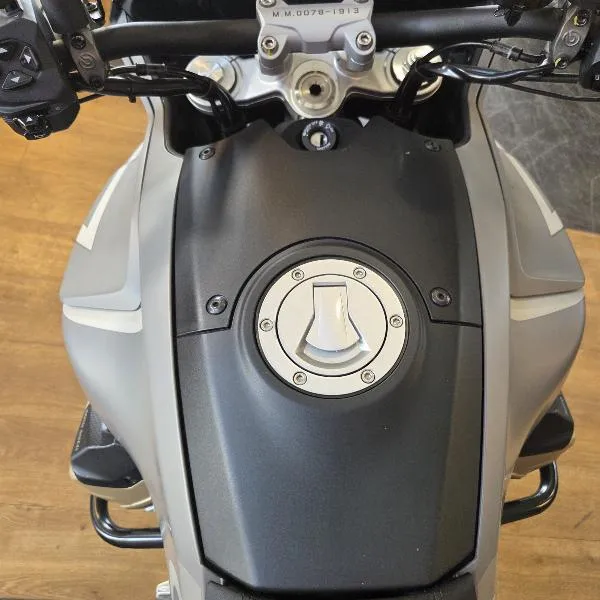 V100  MANDELLO