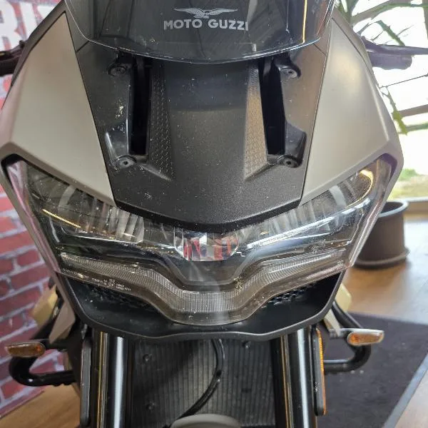 V100  MANDELLO